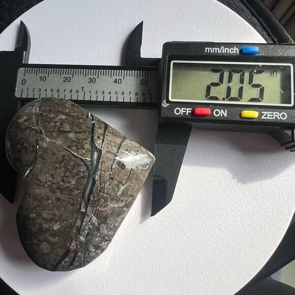 Volcano Agate Heart Carving UV Reactive (10) - Picture 9 of 11